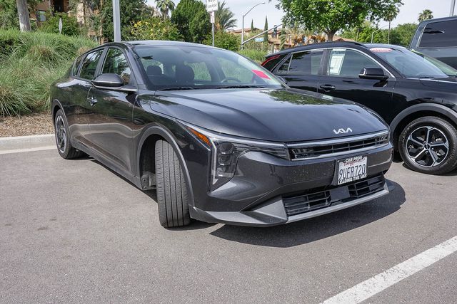 2025 Kia K4 EX photo 2
