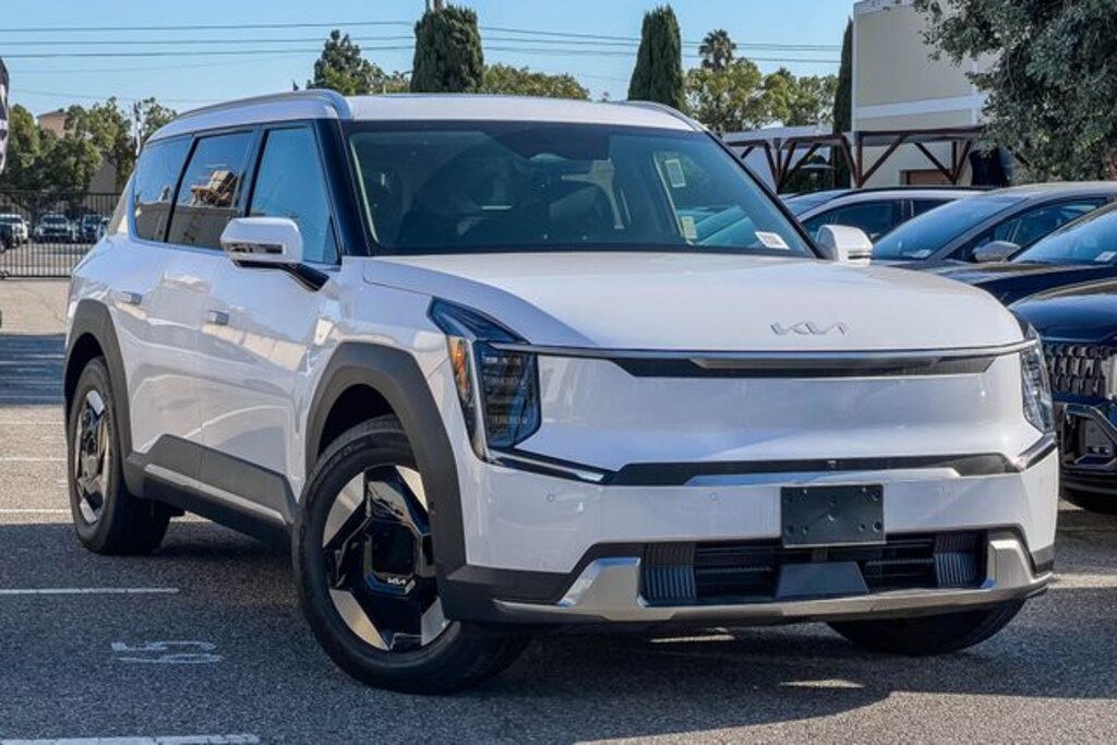 New 2026 Kia EV9 Wind SUV