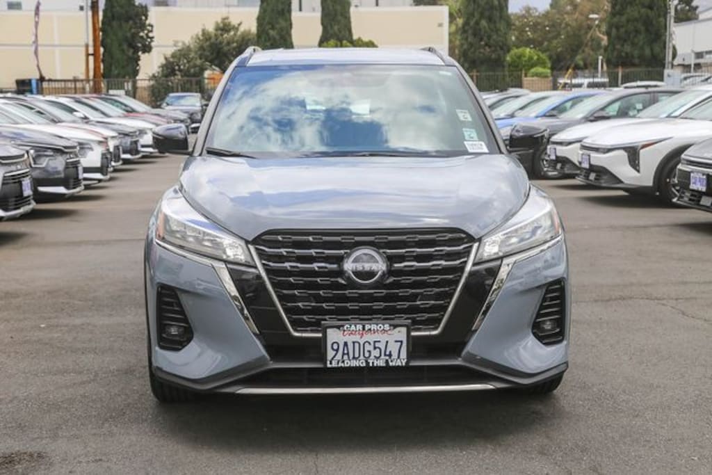 Used 2022 Nissan Kicks SR SUV