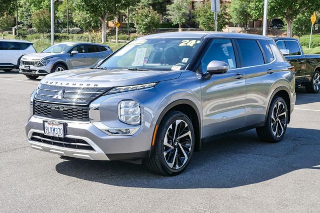 Used 2024 Mitsubishi Outlander SE SUV