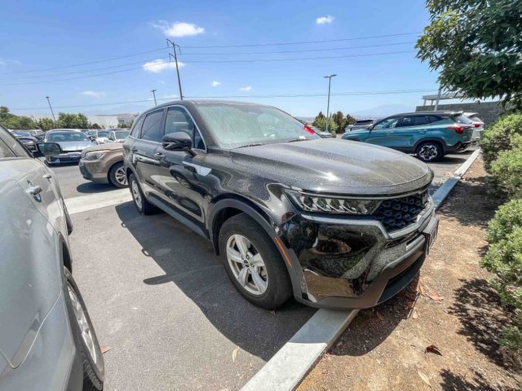 Certified 2023 Kia Sorento LX SUV