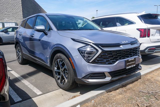 2024 Kia Sportage EX photo 2