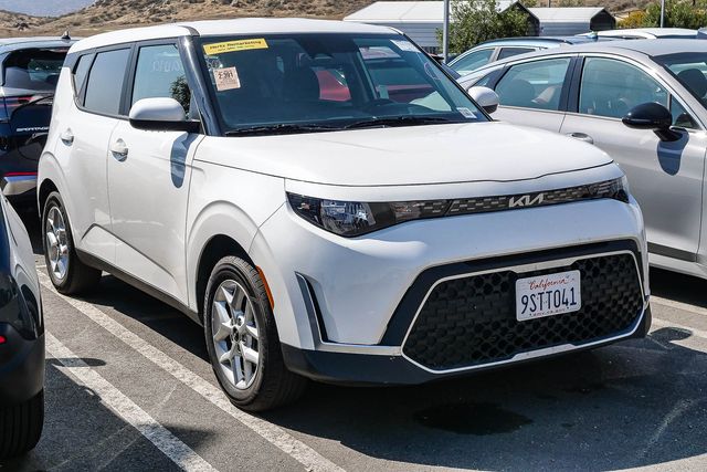 2025 Kia Soul photo 2