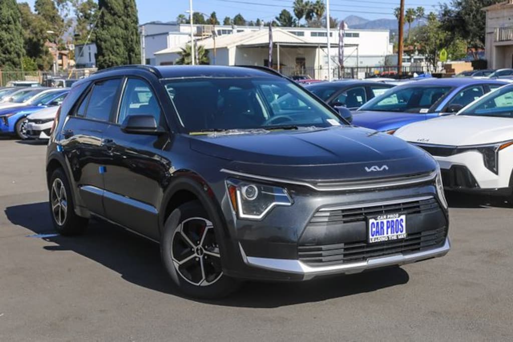 New 2026 Kia Niro LX SUV