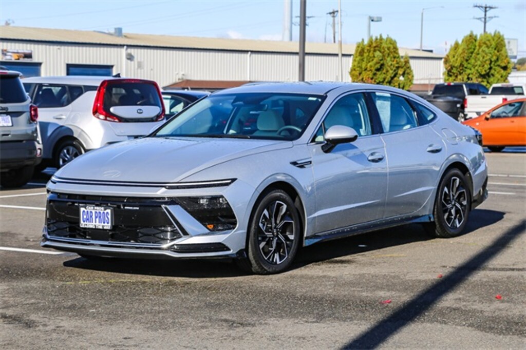 Used 2024 Hyundai Sonata SEL Sedan