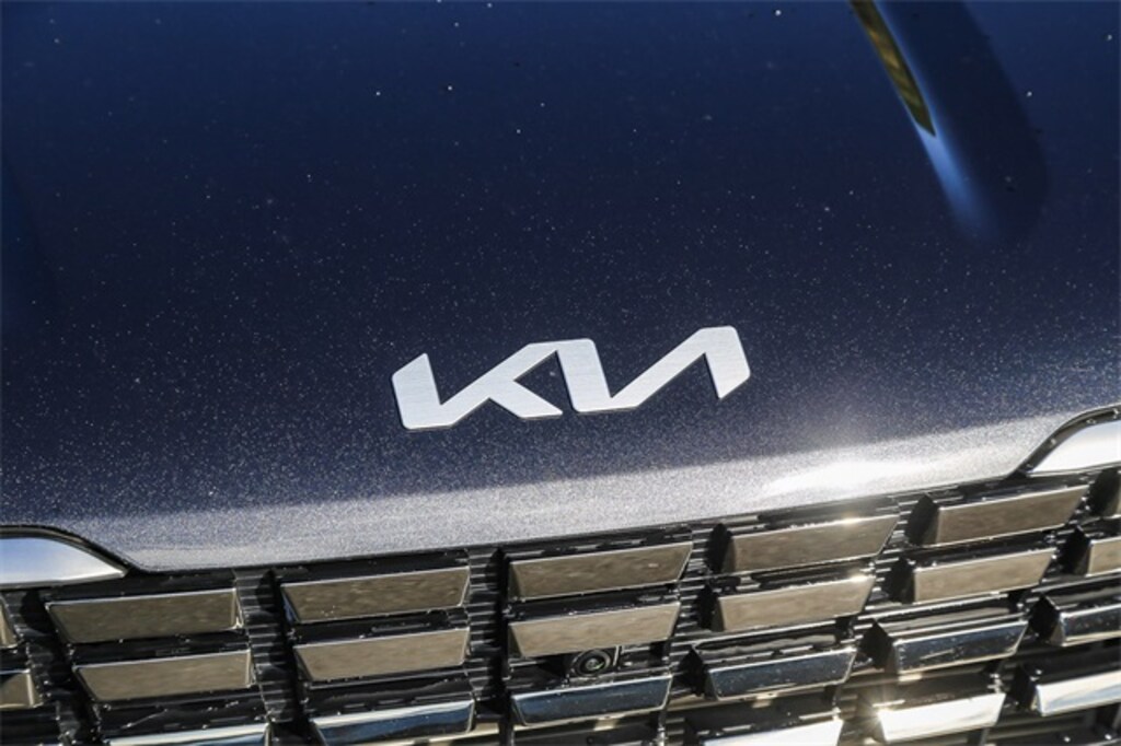 Certified 2024 Kia Carnival SX Minivan/Van