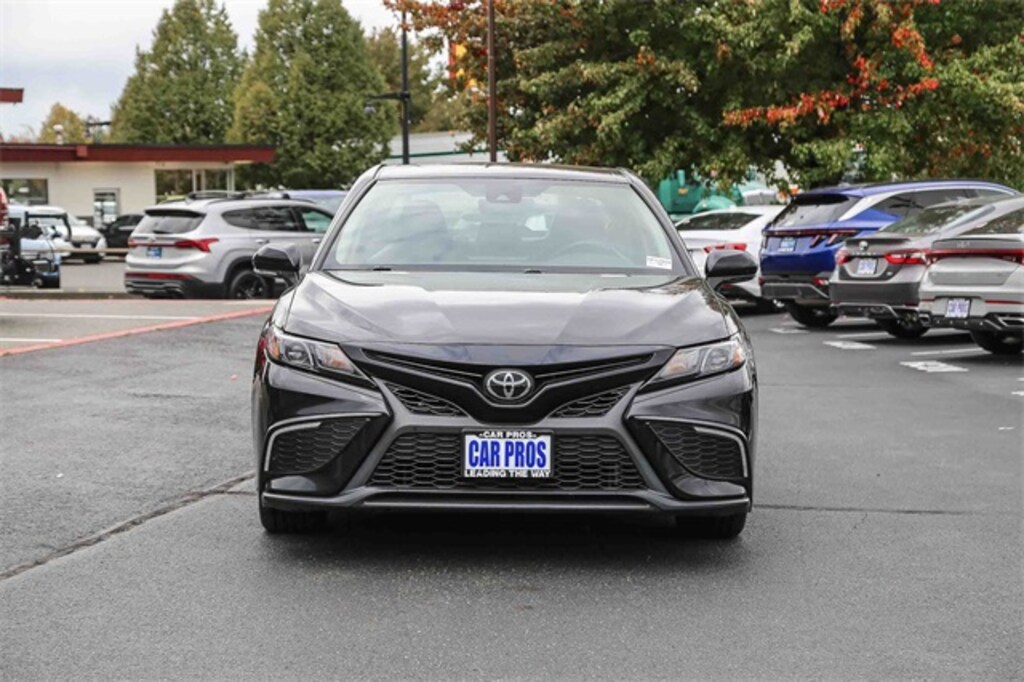 Used 2023 Toyota Camry SE Sedan
