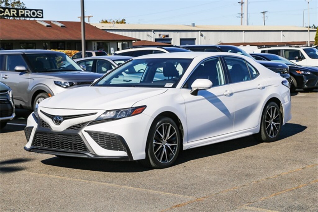 Used 2023 Toyota Camry SE Sedan
