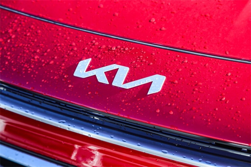 Certified 2024 Kia Niro SX SUV