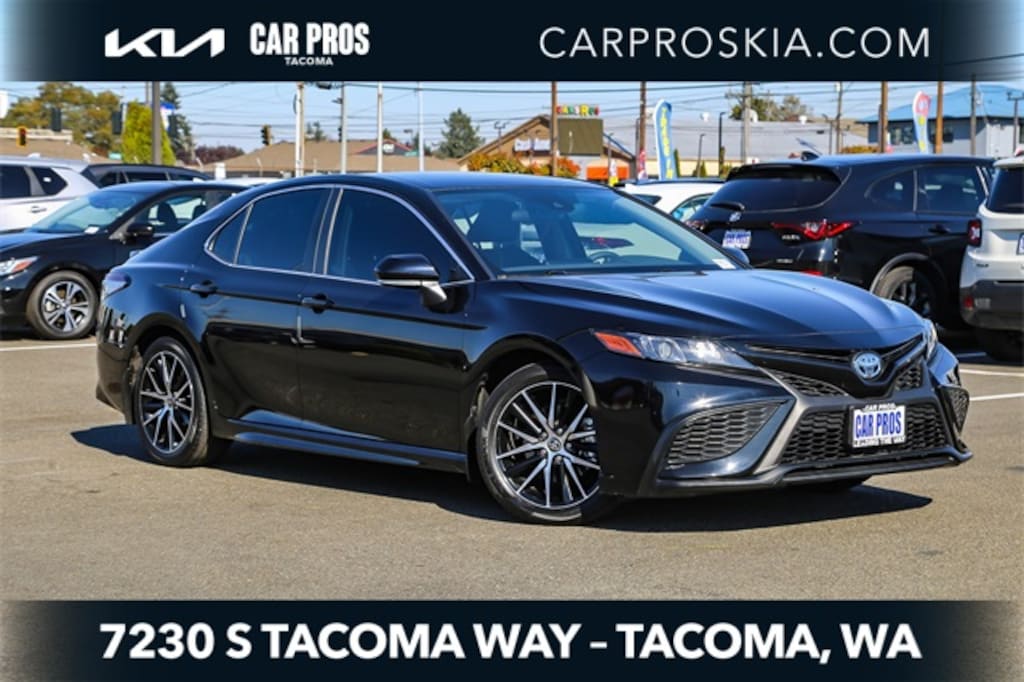 Used 2024 Toyota Camry Hybrid SE Sedan