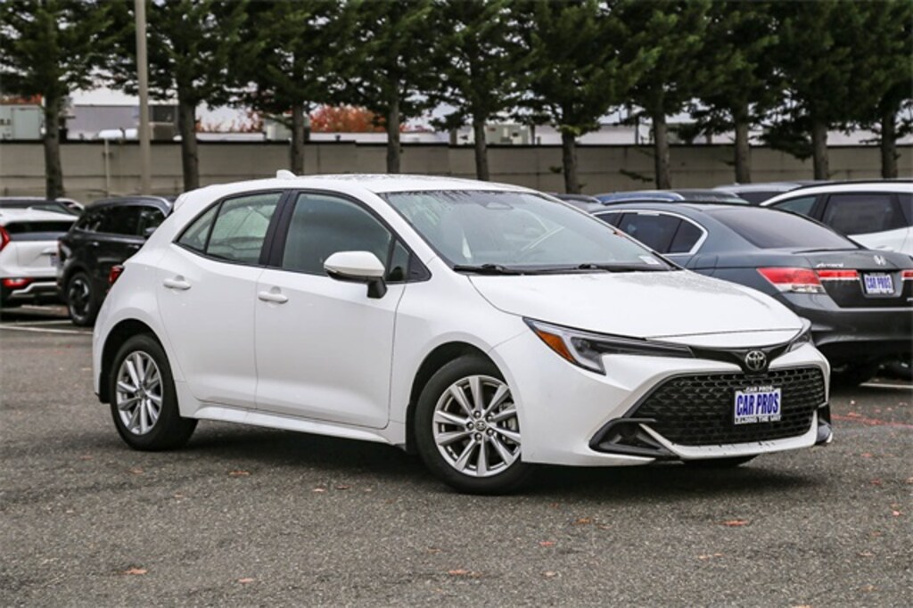 Used 2024 Toyota Corolla Hatchback SE Hatchback