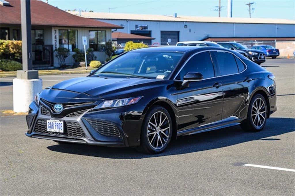Used 2024 Toyota Camry Hybrid SE Sedan