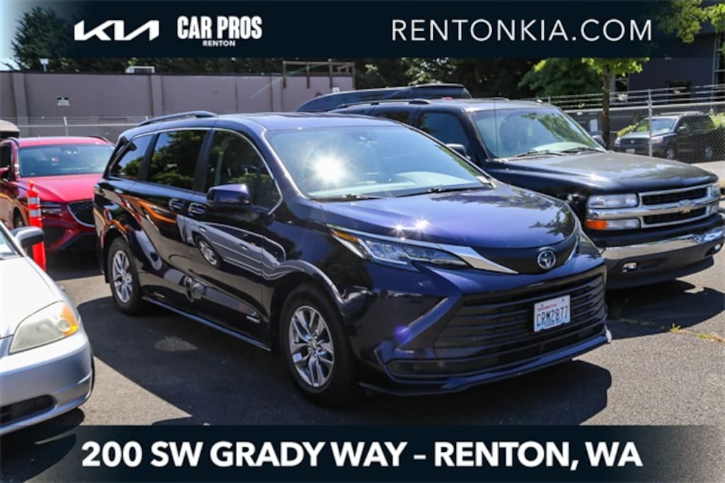 Used 2021 Toyota Sienna LE Minivan/Van