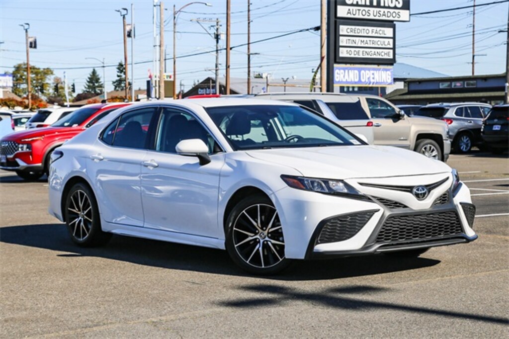 Used 2023 Toyota Camry SE Sedan