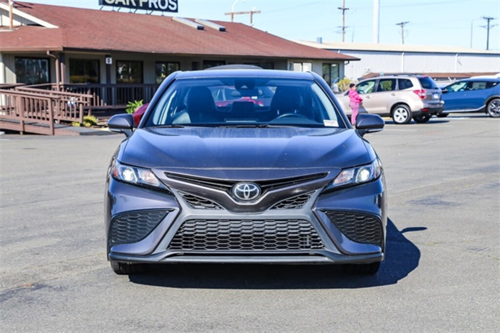 Used 2023 Toyota Camry SE Sedan