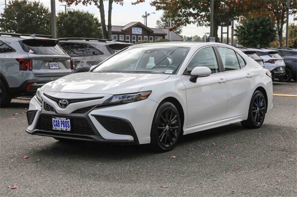Used 2023 Toyota Camry SE Sedan
