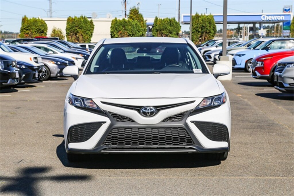 Used 2023 Toyota Camry SE Sedan