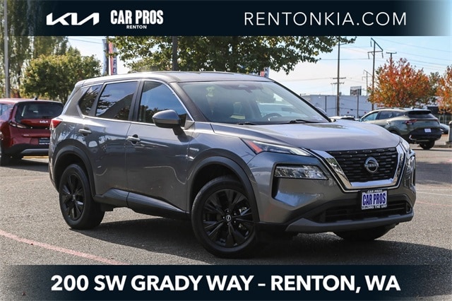 2023 Nissan Rogue SV's photo