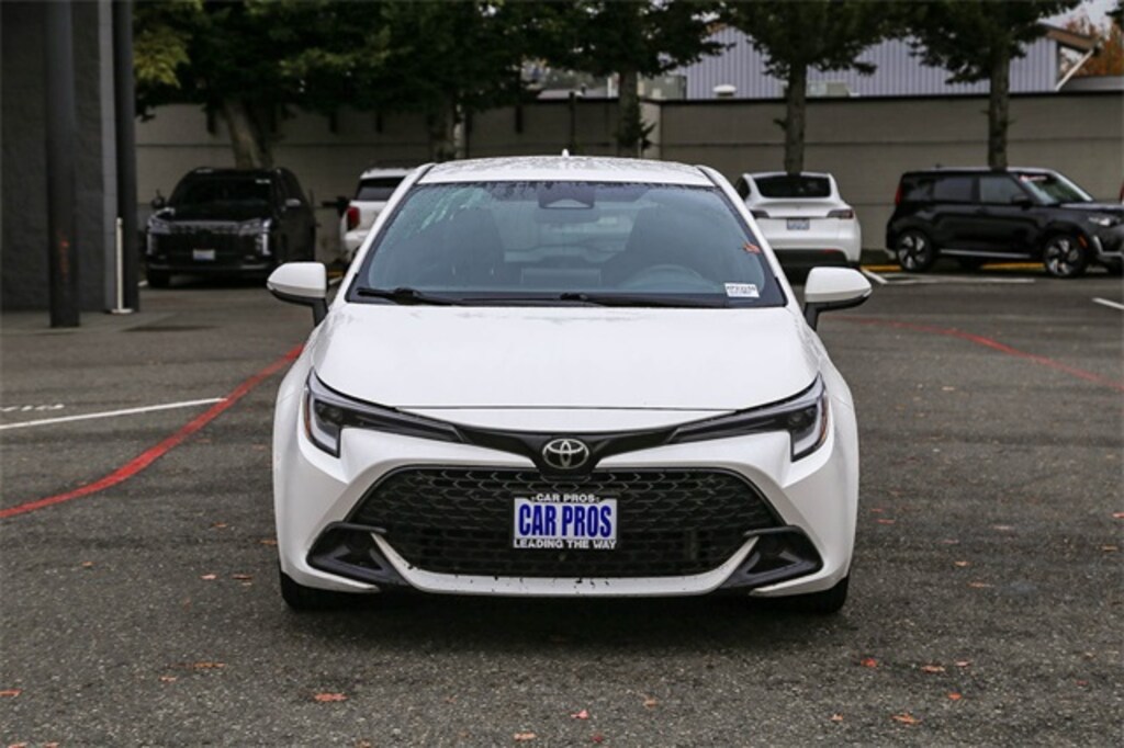 Used 2024 Toyota Corolla Hatchback SE Hatchback