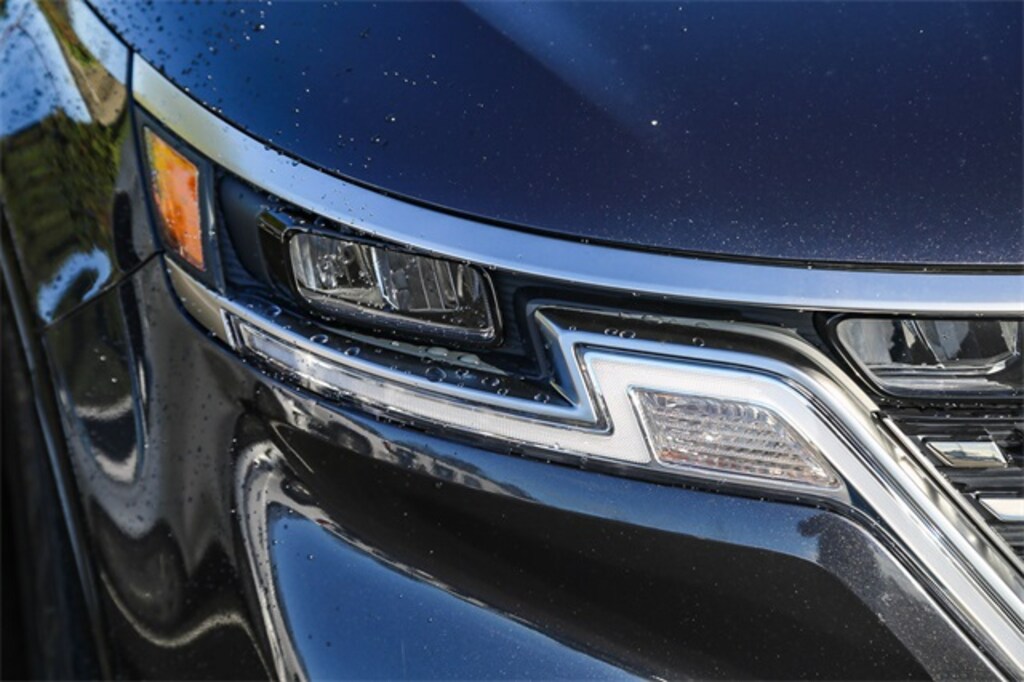 Certified 2024 Kia Carnival SX Minivan/Van