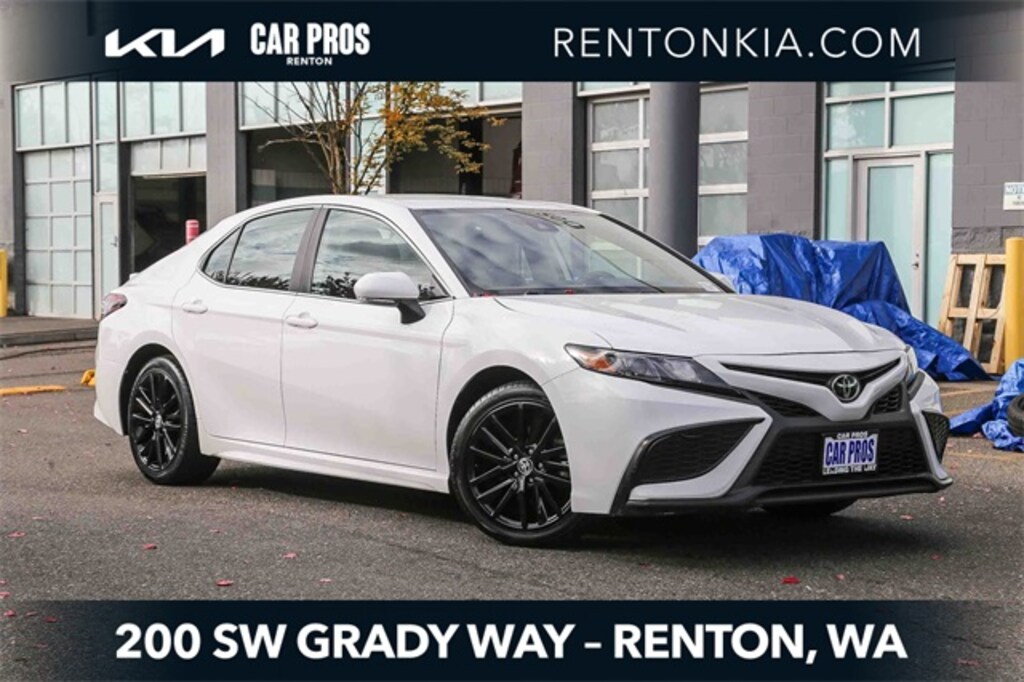 Used 2023 Toyota Camry SE Sedan