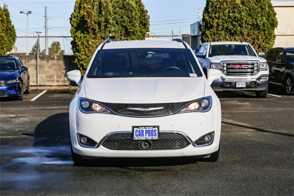Used 2020 Chrysler Pacifica Touring L Minivan/Van