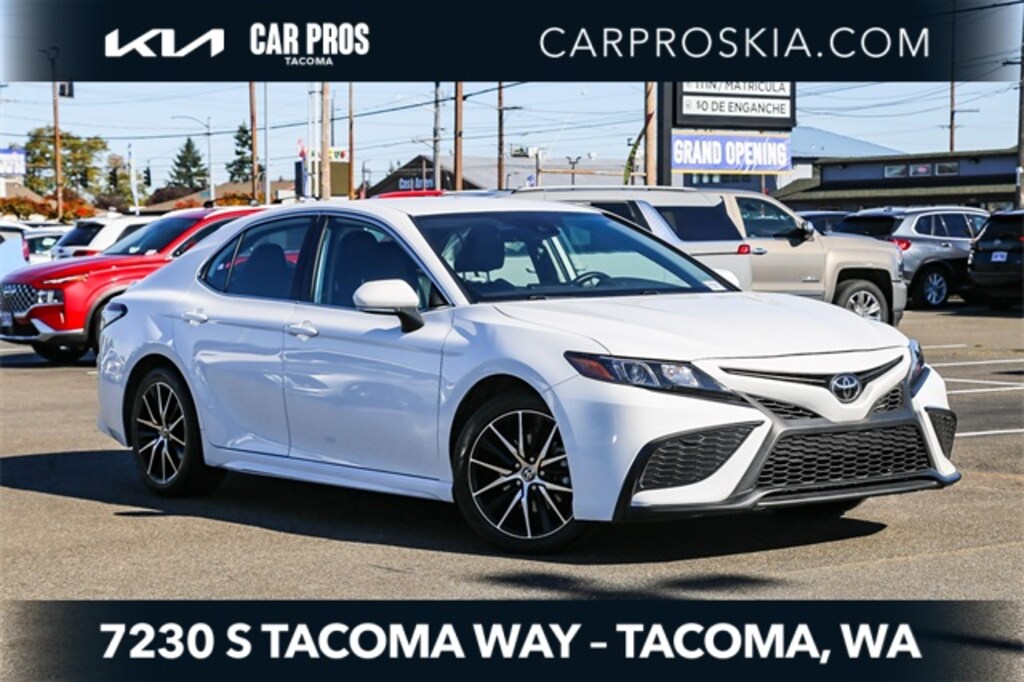 Used 2023 Toyota Camry SE Sedan