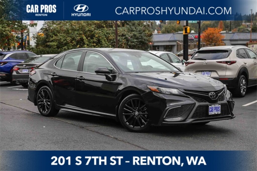 Used 2023 Toyota Camry SE Sedan