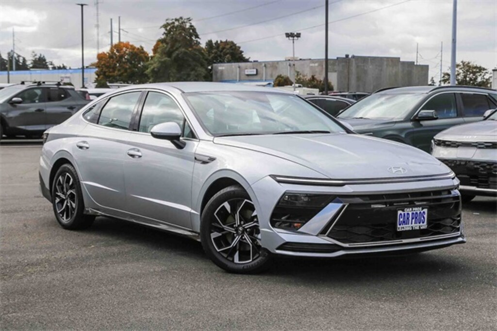Used 2024 Hyundai Sonata SEL Sedan