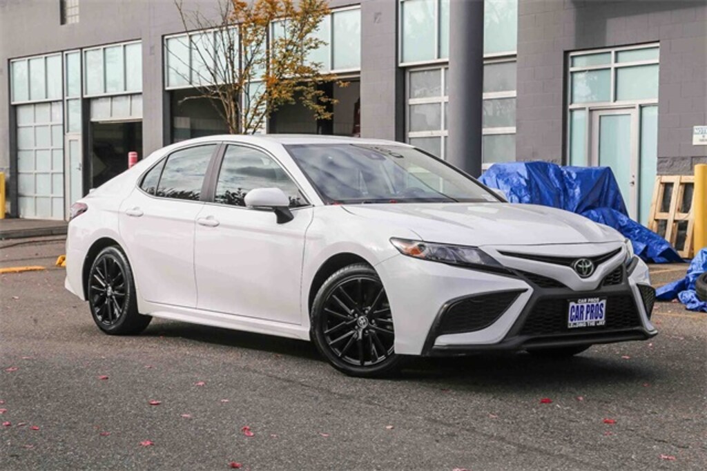 Used 2023 Toyota Camry SE Sedan