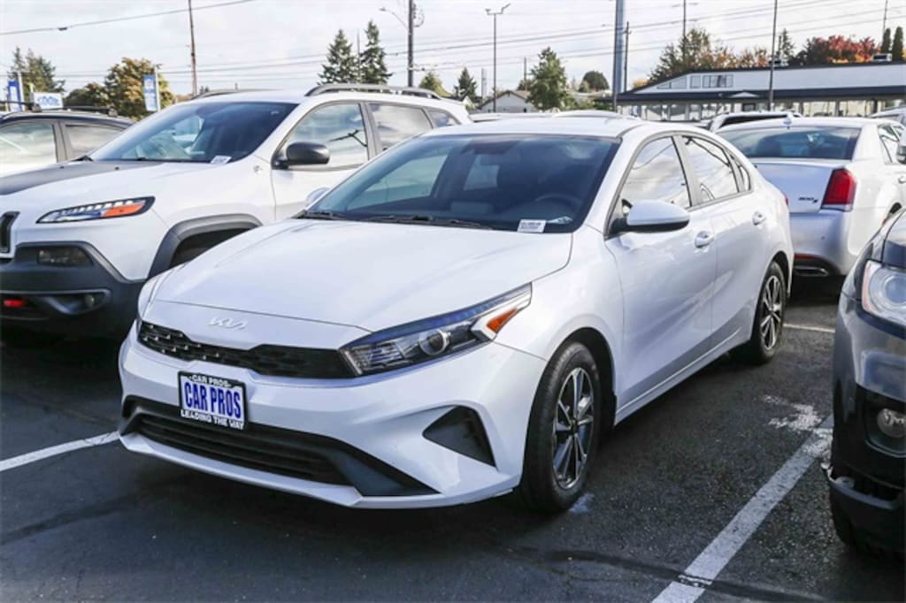 Used 2024 Kia Forte LXS Sedan