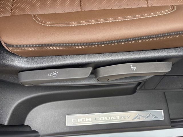 2026 Chevrolet Suburban High Country - Photo 43