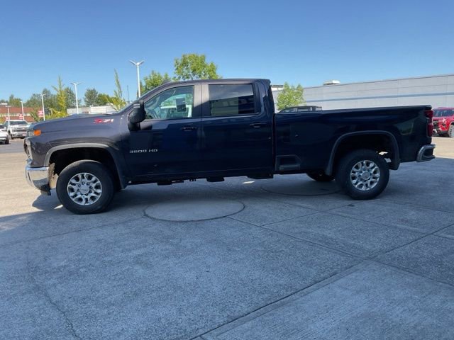 2024 Chevrolet Silverado 3500HD LT photo 4