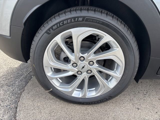 2027 Chevrolet Bolt LT - Photo 12