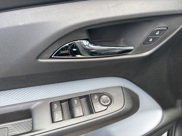 2027 Chevrolet Bolt LT - Photo 28