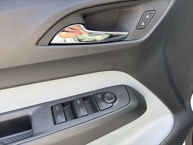 2027 Chevrolet Bolt LT - Photo 29