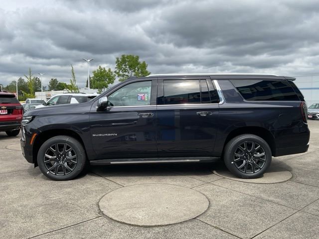 2025 Chevrolet Suburban Premier photo 3