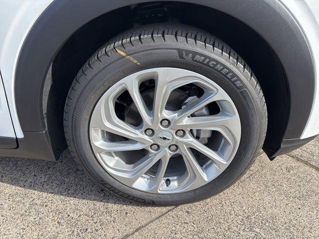 2027 Chevrolet Bolt LT - Photo 13