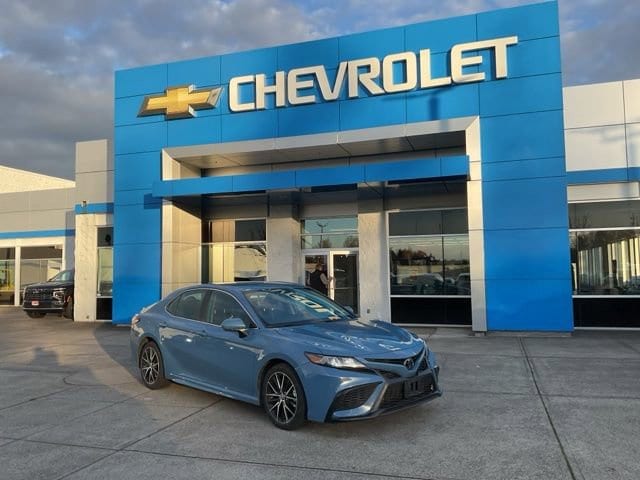 2024 Toyota Camry SE's photo