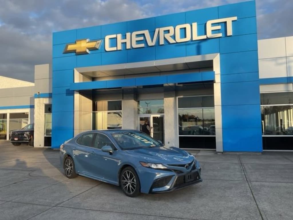 Used 2024 Toyota Camry SE Sedan