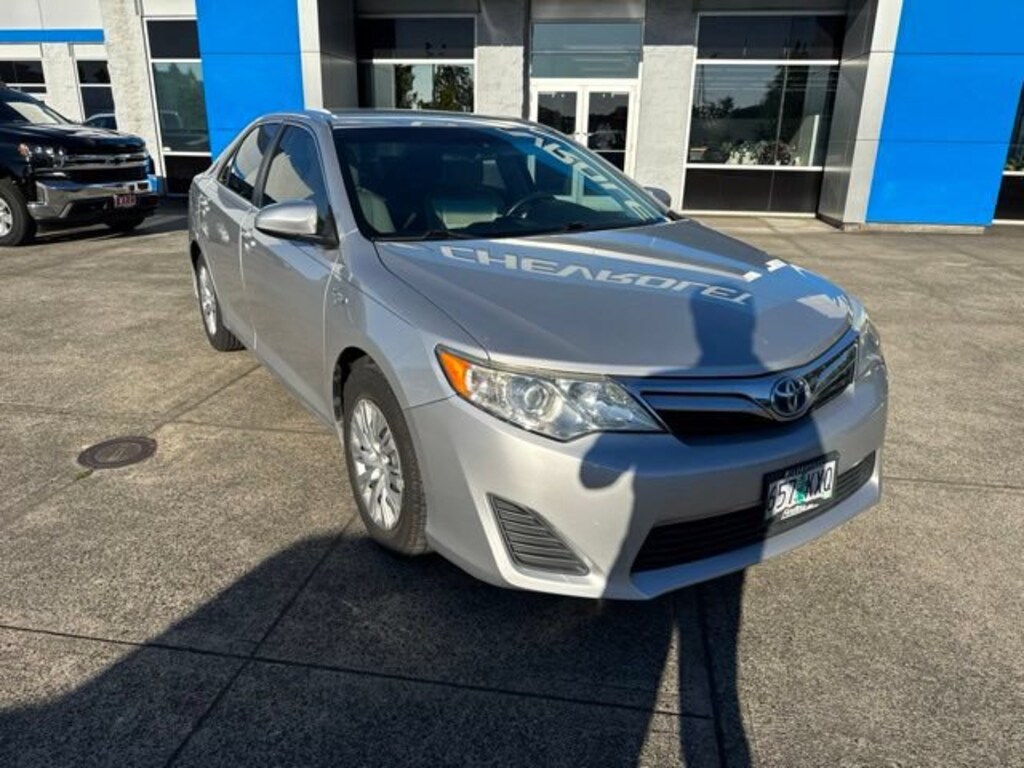 Used 2013 Toyota Camry Hybrid LE Sedan