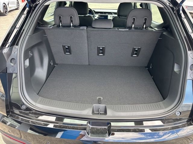 2027 Chevrolet Bolt LT - Photo 31