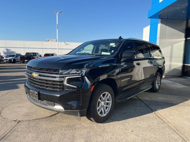 2023 Chevrolet Suburban LT photo 4
