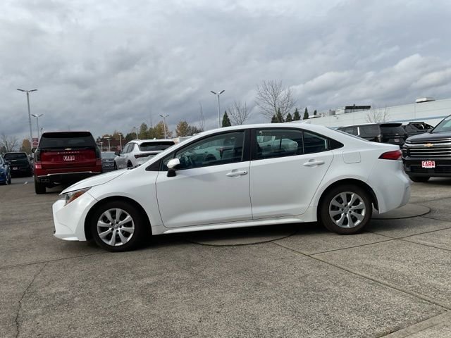 2023 Toyota Corolla LE photo 3