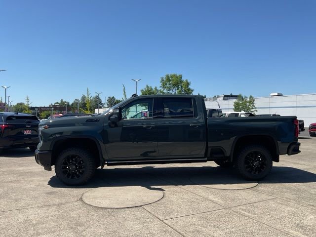 2025 Chevrolet Silverado 3500HD LTZ photo 4