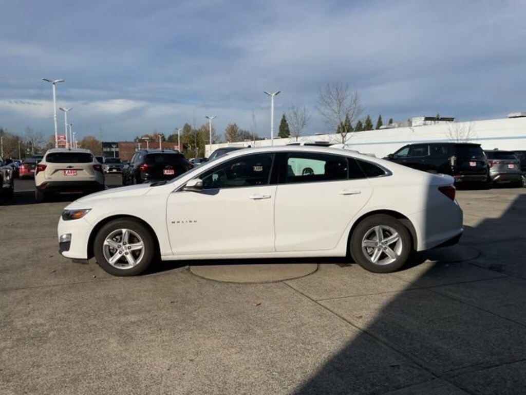 Used 2024 Chevrolet Malibu 1LT Sedan