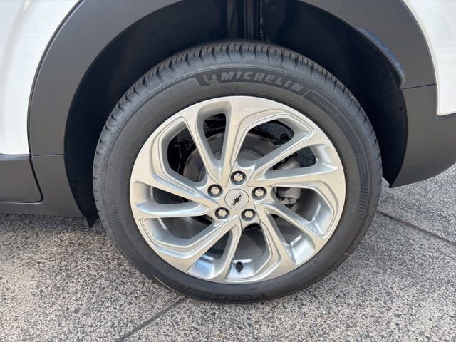 2027 Chevrolet Bolt LT - Photo 11