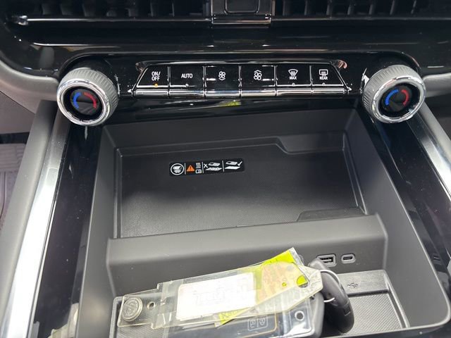 2026 Chevrolet Suburban Premier - Photo 18