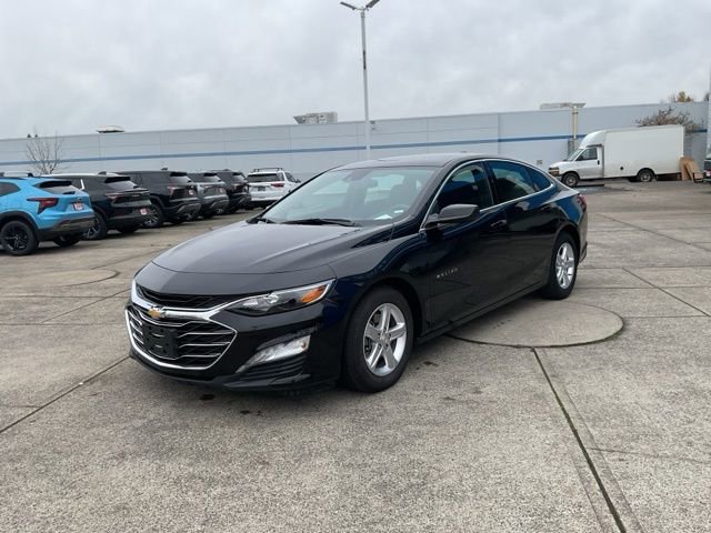 2024 Chevrolet Malibu 1LT photo 2