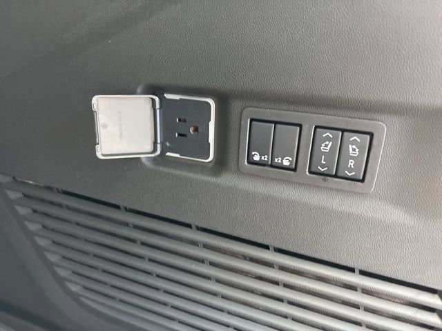 2026 Chevrolet Suburban Premier - Photo 43